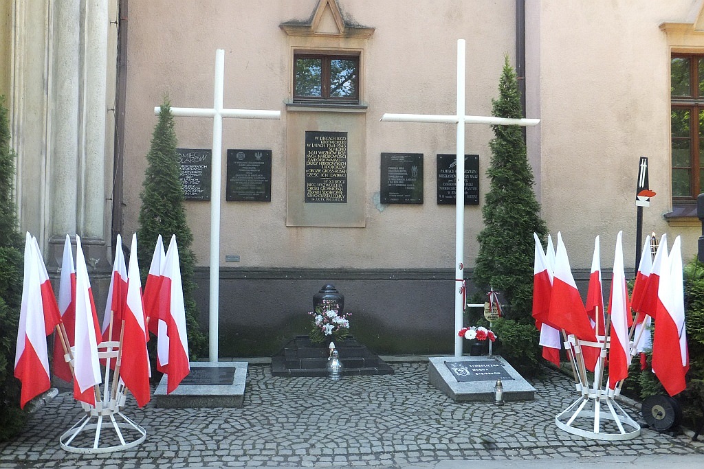 Na cmentarzu odbyły się obchody 71. rocznicy zakończenia wojny