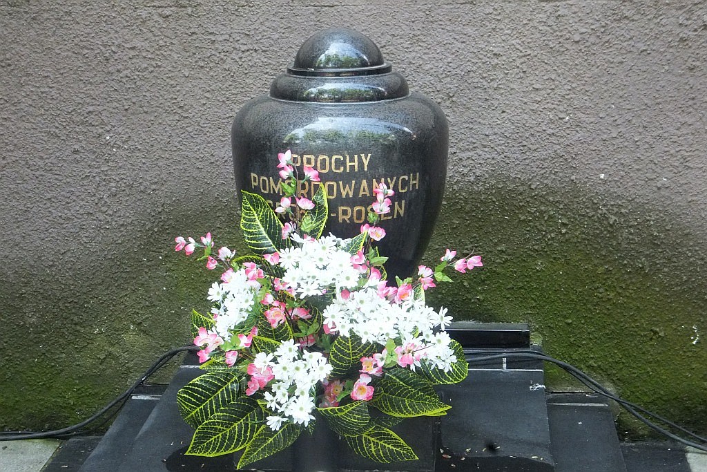 Na cmentarzu odbyły się obchody 71. rocznicy zakończenia wojny