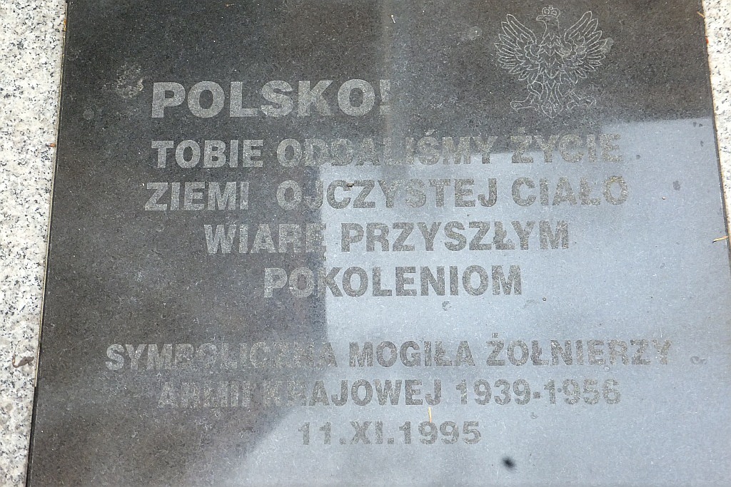 Na cmentarzu odbyły się obchody 71. rocznicy zakończenia wojny