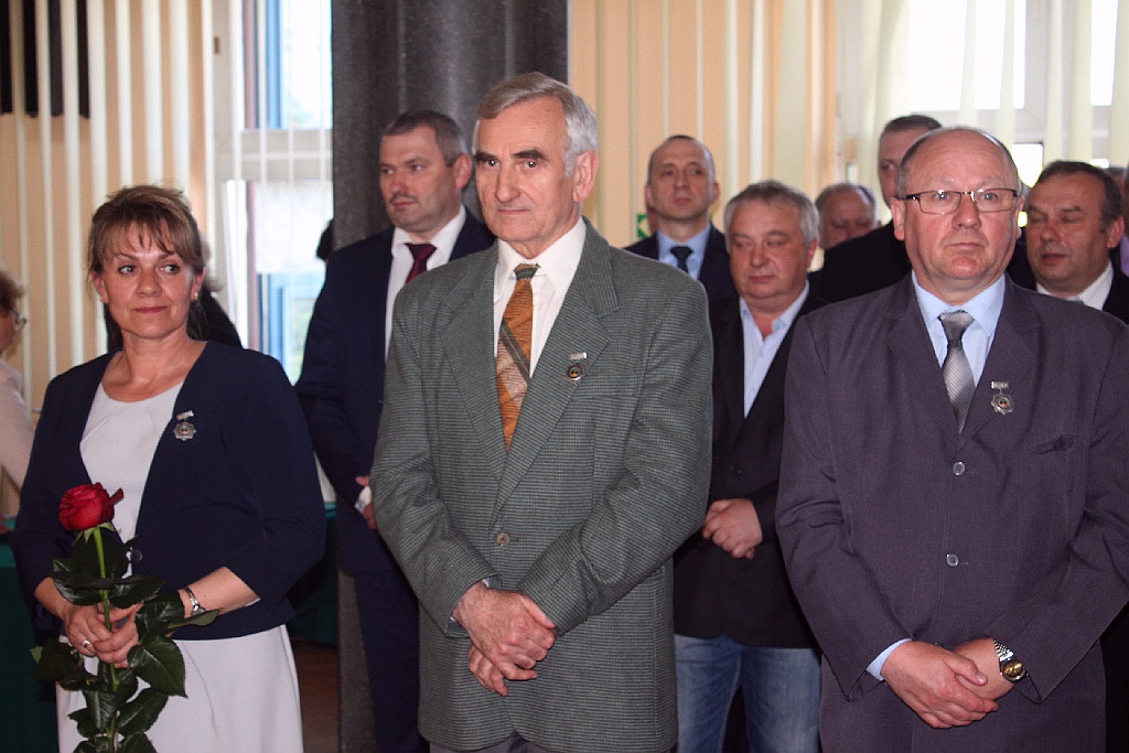 Medale i nagrody dla legnickich hutników w dniu ich święta