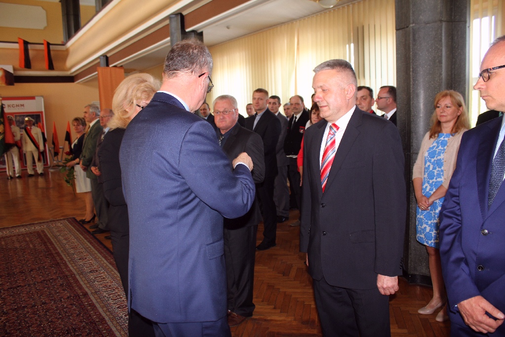Medale i nagrody dla legnickich hutników w dniu ich święta