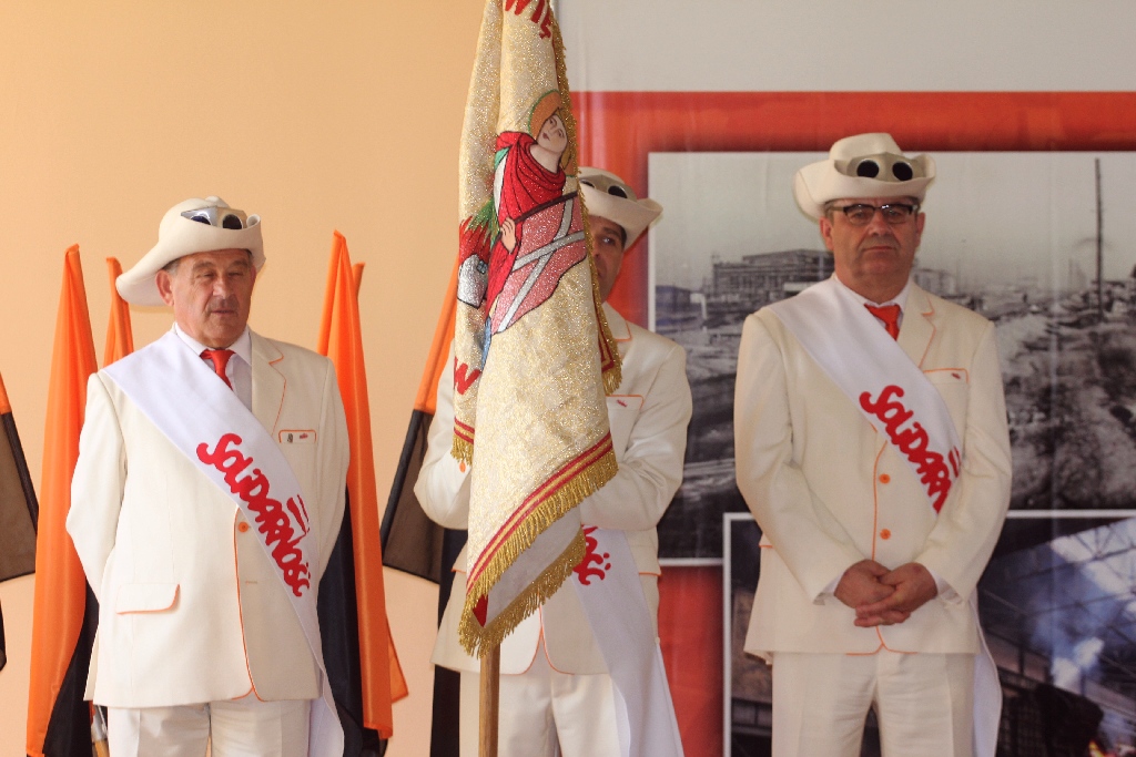 Medale i nagrody dla legnickich hutników w dniu ich święta