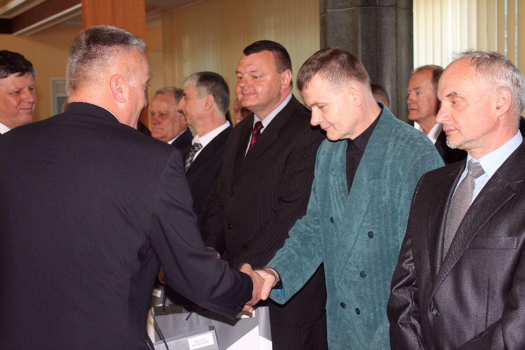 Medale i nagrody dla legnickich hutników w dniu ich święta