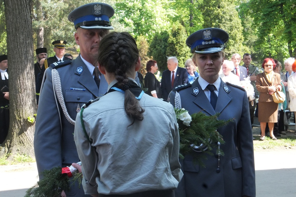 Na cmentarzu odbyły się obchody 71. rocznicy zakończenia wojny