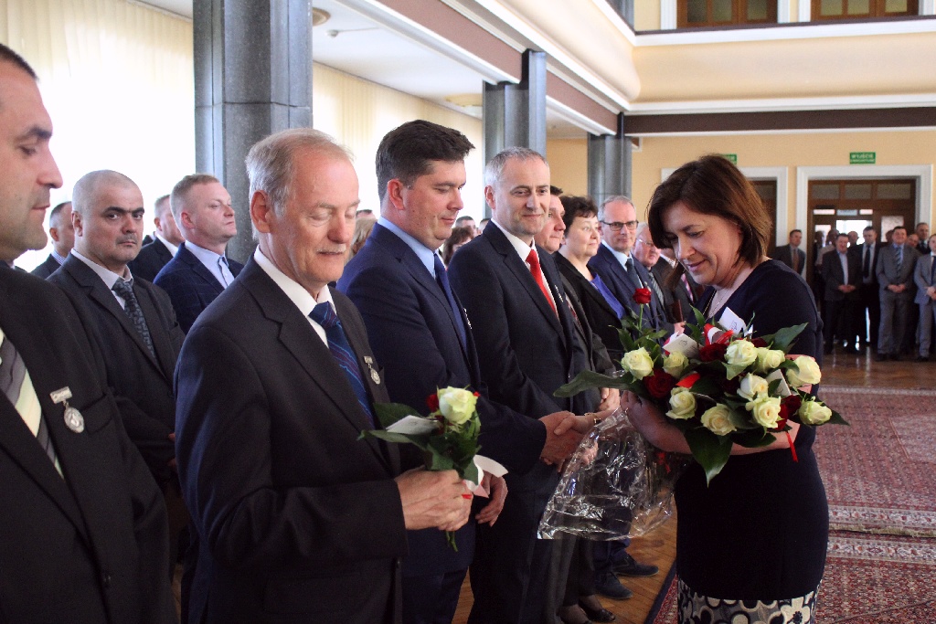 Medale i nagrody dla legnickich hutników w dniu ich święta