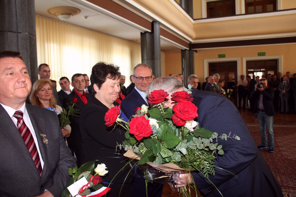 Medale i nagrody dla legnickich hutników w dniu ich święta