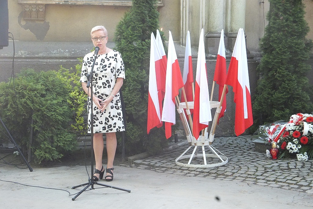 Na cmentarzu odbyły się obchody 71. rocznicy zakończenia wojny