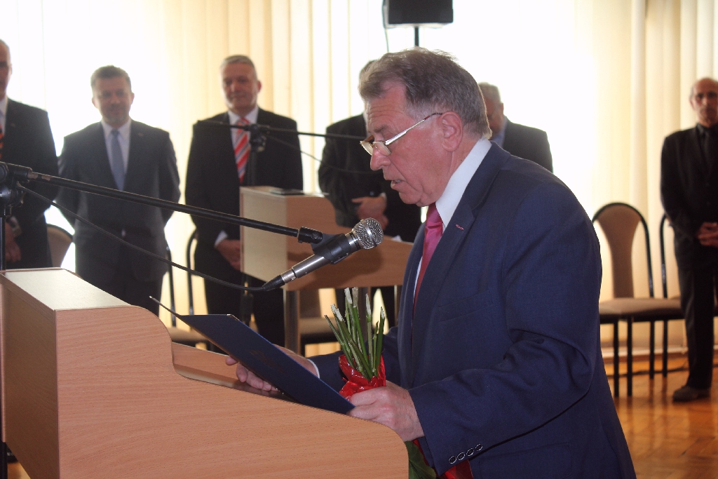 Medale i nagrody dla legnickich hutników w dniu ich święta