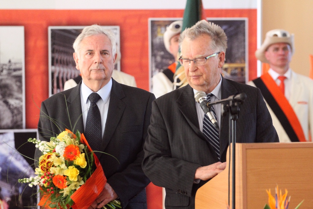 Medale i nagrody dla legnickich hutników w dniu ich święta
