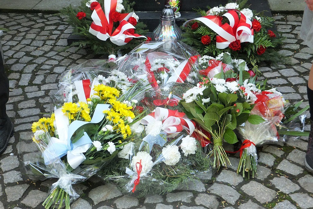 Na cmentarzu odbyły się obchody 71. rocznicy zakończenia wojny