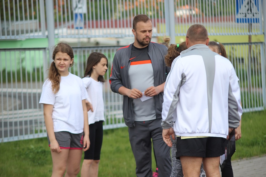 Legniccy uczniowie rywalizowali w trójboju lekkoatletycznym