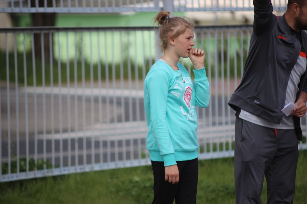 Legniccy uczniowie rywalizowali w trójboju lekkoatletycznym