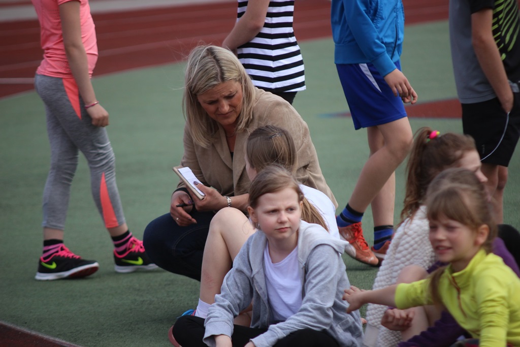 Legniccy uczniowie rywalizowali w trójboju lekkoatletycznym