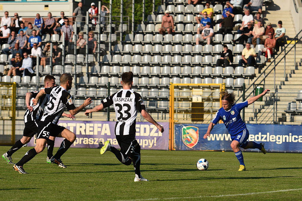 Nareszcie! Piłkarze Miedzi wygrali na Stadionie Orła Białego