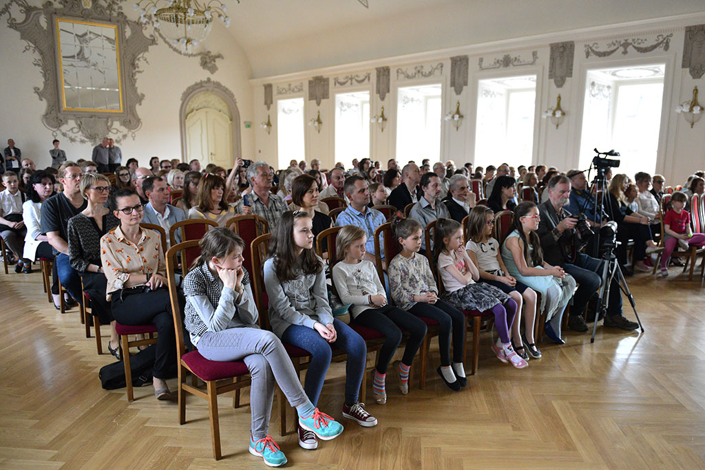 Uczennice ZSM zagrały z jeleniogórską orkiestrą symfoniczną
