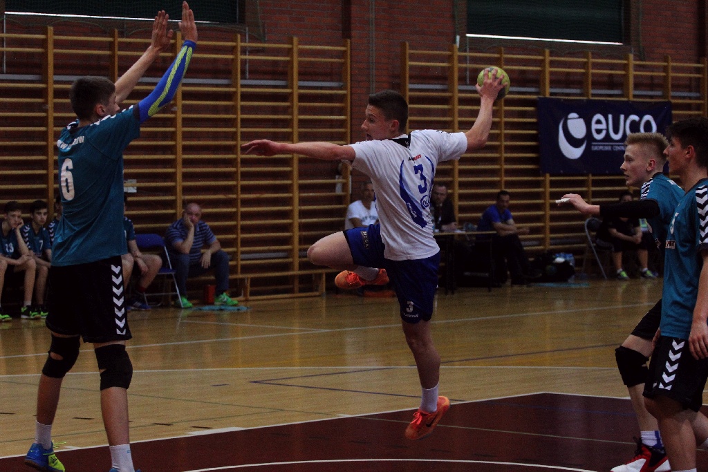 Dobry start młodzików Dziewiątki Legnica w turnieju 1/4 MP