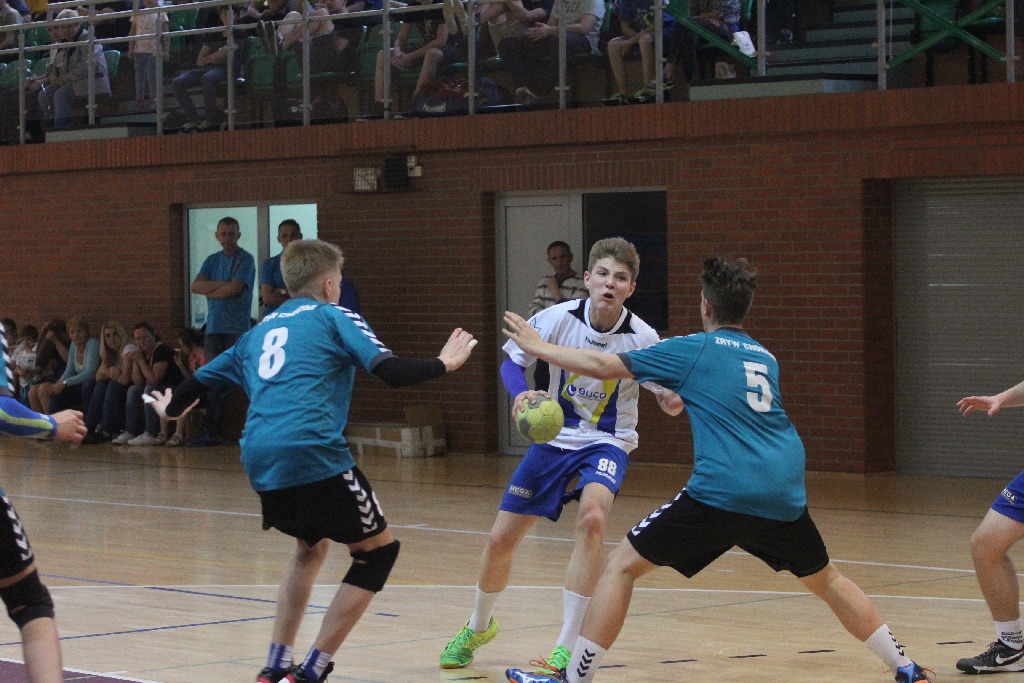 Dobry start młodzików Dziewiątki Legnica w turnieju 1/4 MP