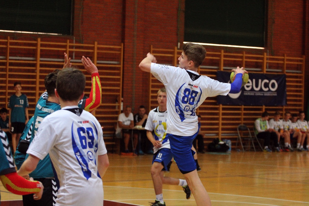 Dobry start młodzików Dziewiątki Legnica w turnieju 1/4 MP