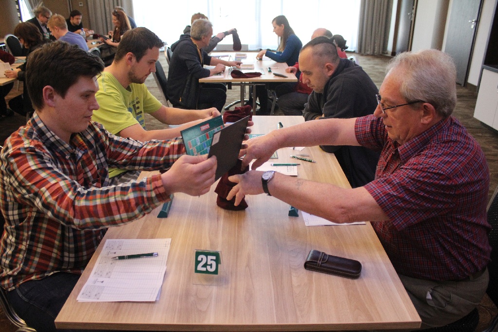 Blisko 60 graczy walczy o  Puchar Polski w scrabble