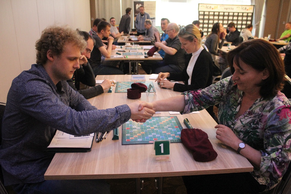 Blisko 60 graczy walczy o  Puchar Polski w scrabble