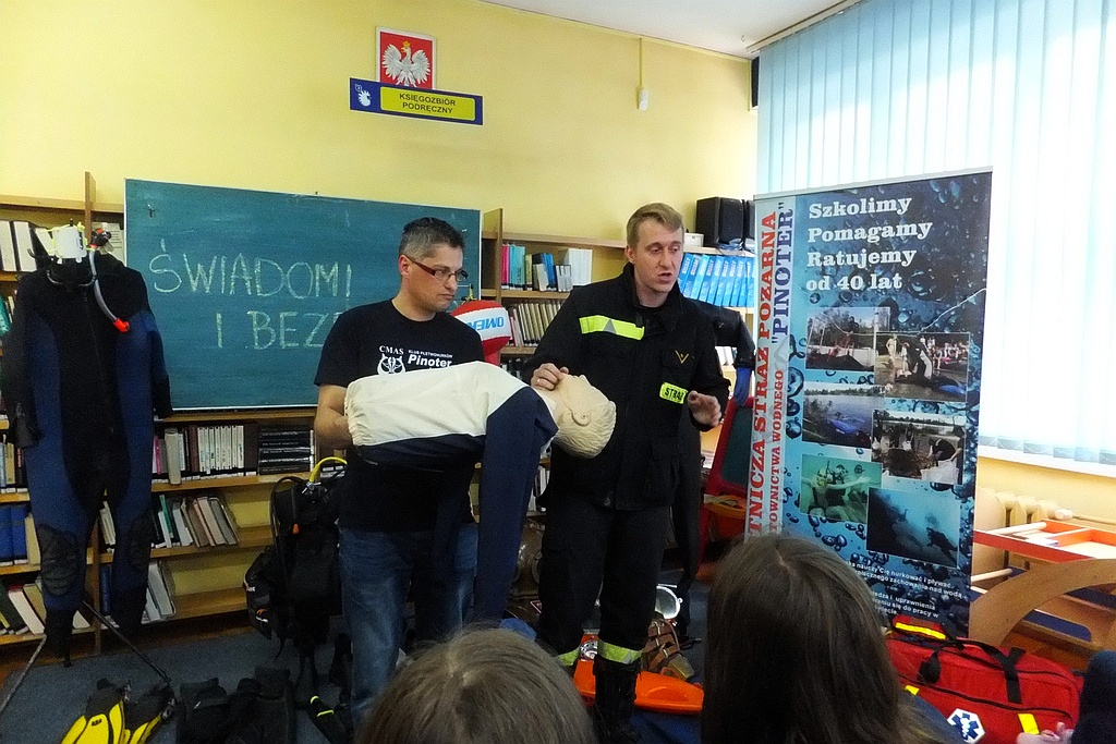Uczniowie SP nr 16 ćwiczyli udzielanie pierwszej pomocy