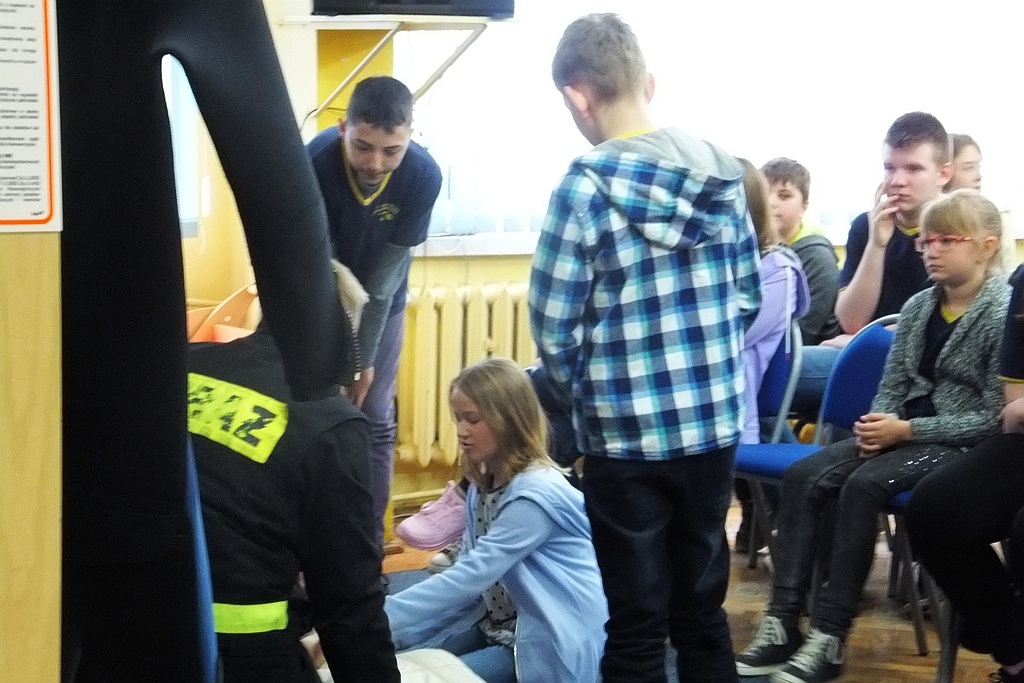 Uczniowie SP nr 16 ćwiczyli udzielanie pierwszej pomocy