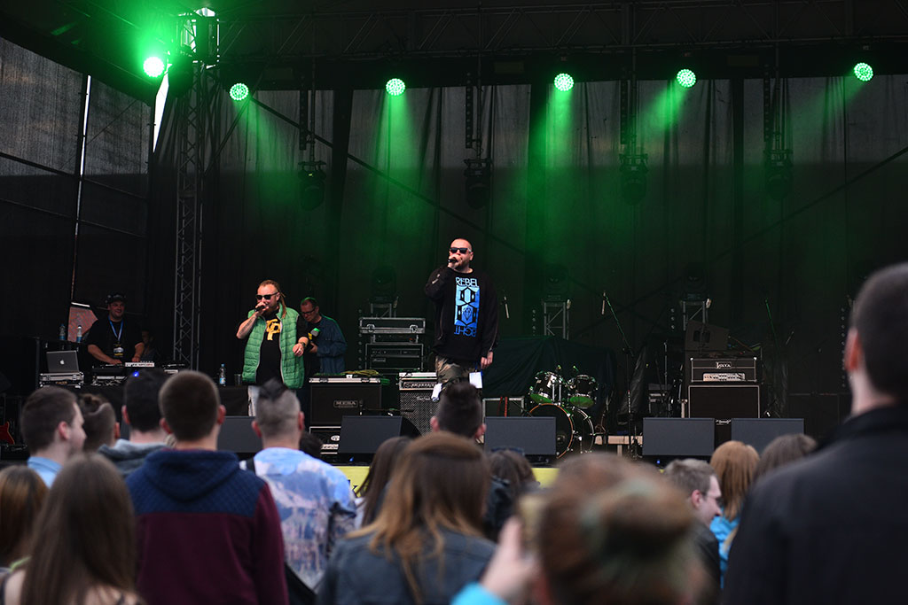 Od popołudnia do późnej nocy trwała studencka fiesta