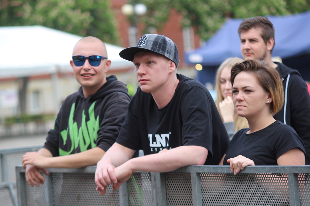Juwenalia 2016. Studenci bawili się na dziedzińcu PWSZ
