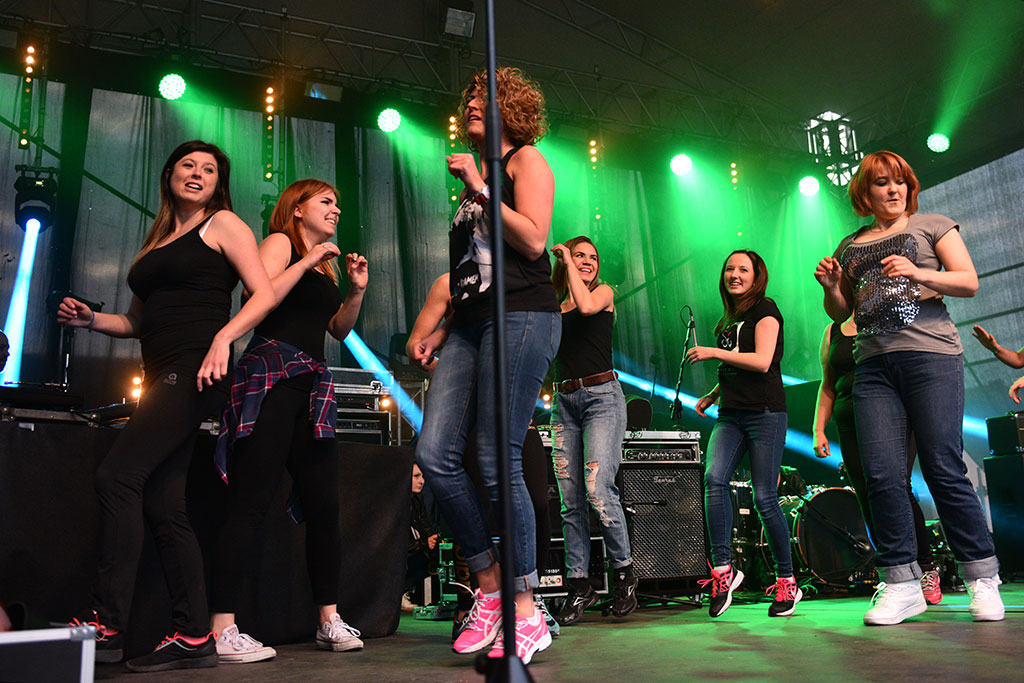 Od popołudnia do późnej nocy trwała studencka fiesta