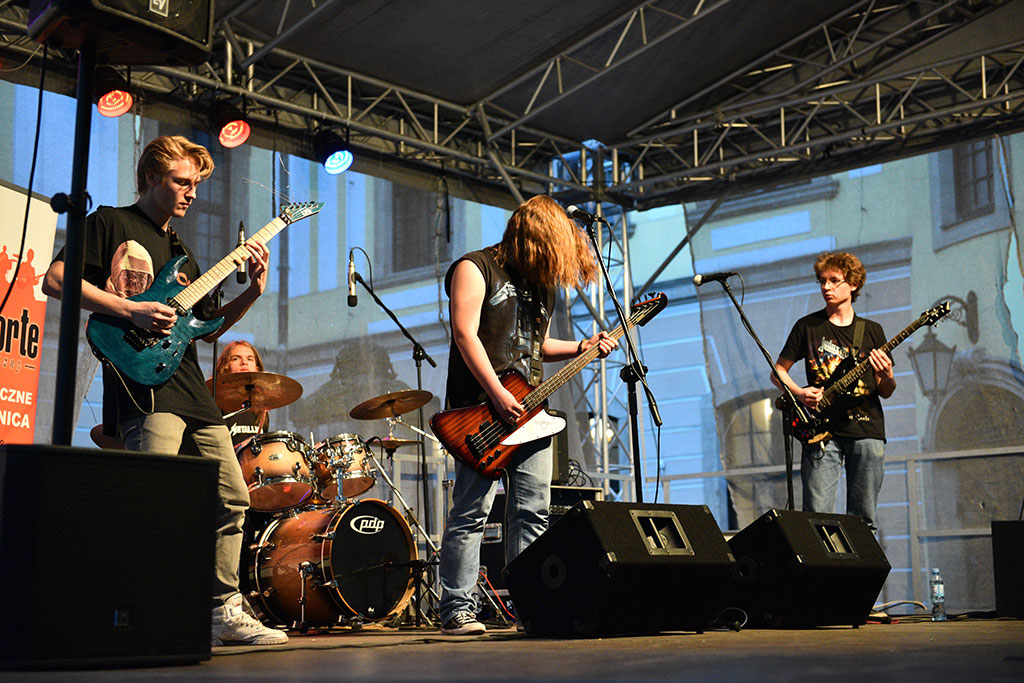 Thrash metalowa „Fobia” zagrała na dziedzińcu Akademii
