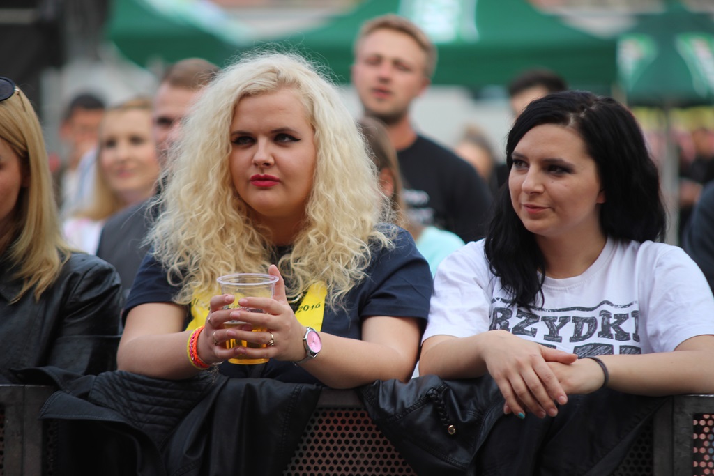Juwenalia 2016. Studenci bawili się na dziedzińcu PWSZ