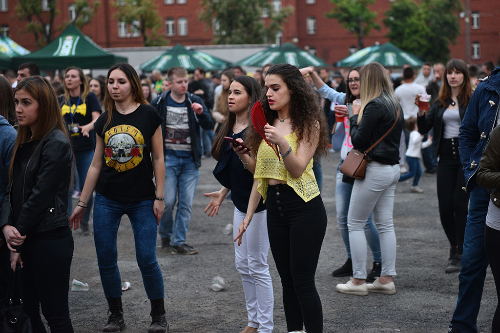 Od popołudnia do późnej nocy trwała studencka fiesta