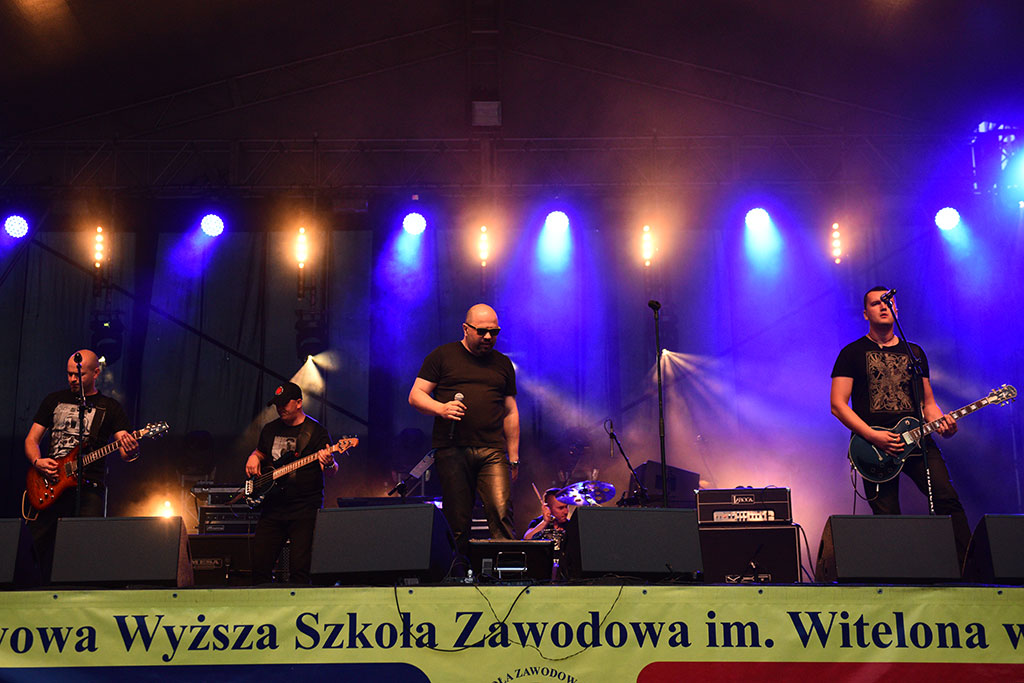 Od popołudnia do późnej nocy trwała studencka fiesta
