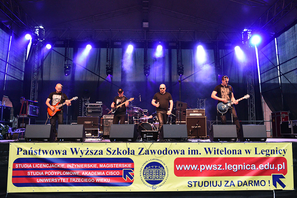Od popołudnia do późnej nocy trwała studencka fiesta