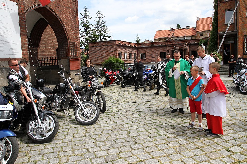 Poświęcili swoje motocykle przed rozpoczęciem sezonu