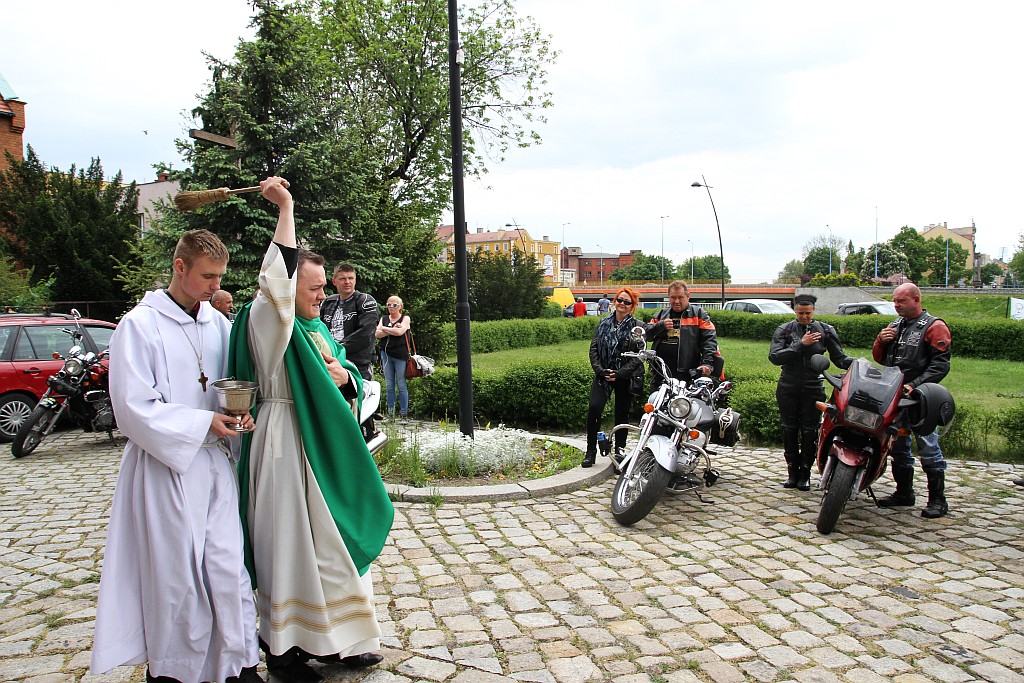 Poświęcili swoje motocykle przed rozpoczęciem sezonu