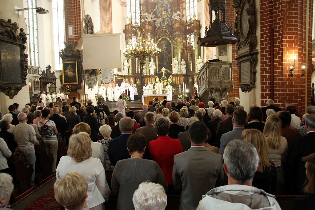 Absolwenci legnickiego seminarium duchownego zostali kapłanami