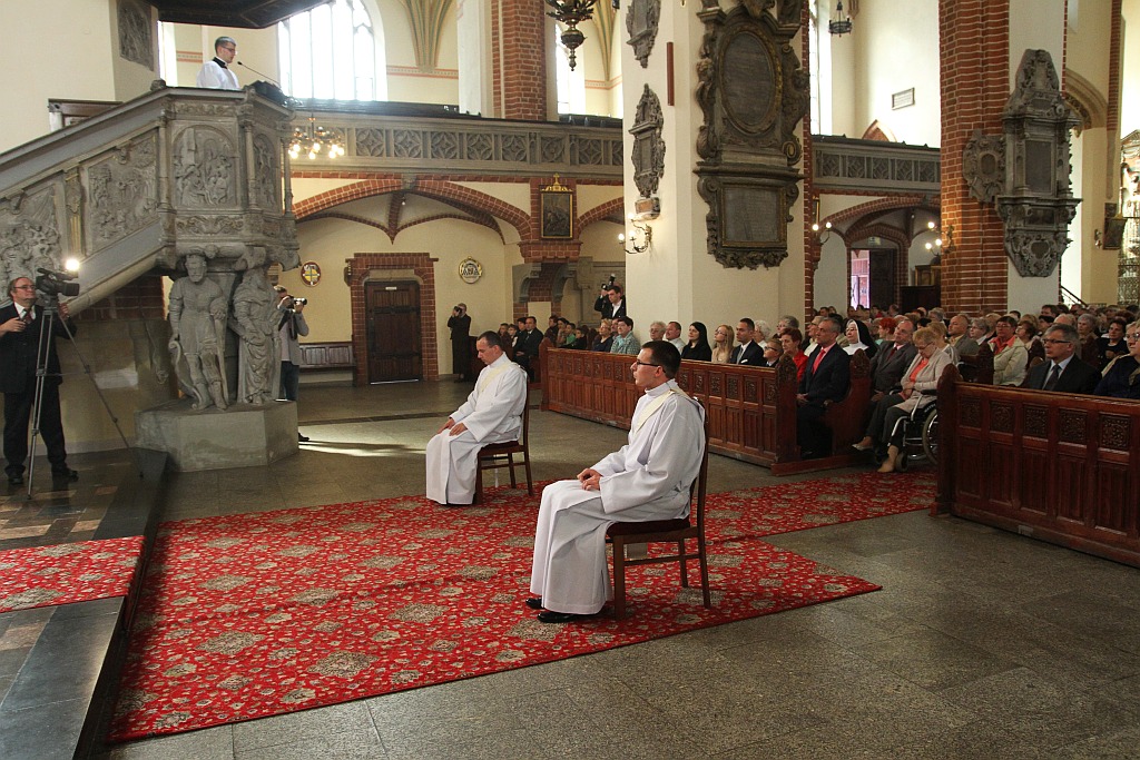 Absolwenci legnickiego seminarium duchownego zostali kapłanami