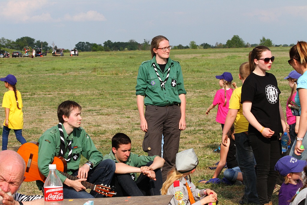 Harcerze biwakują na lotnisku na Scout Meeting Legnica 2016