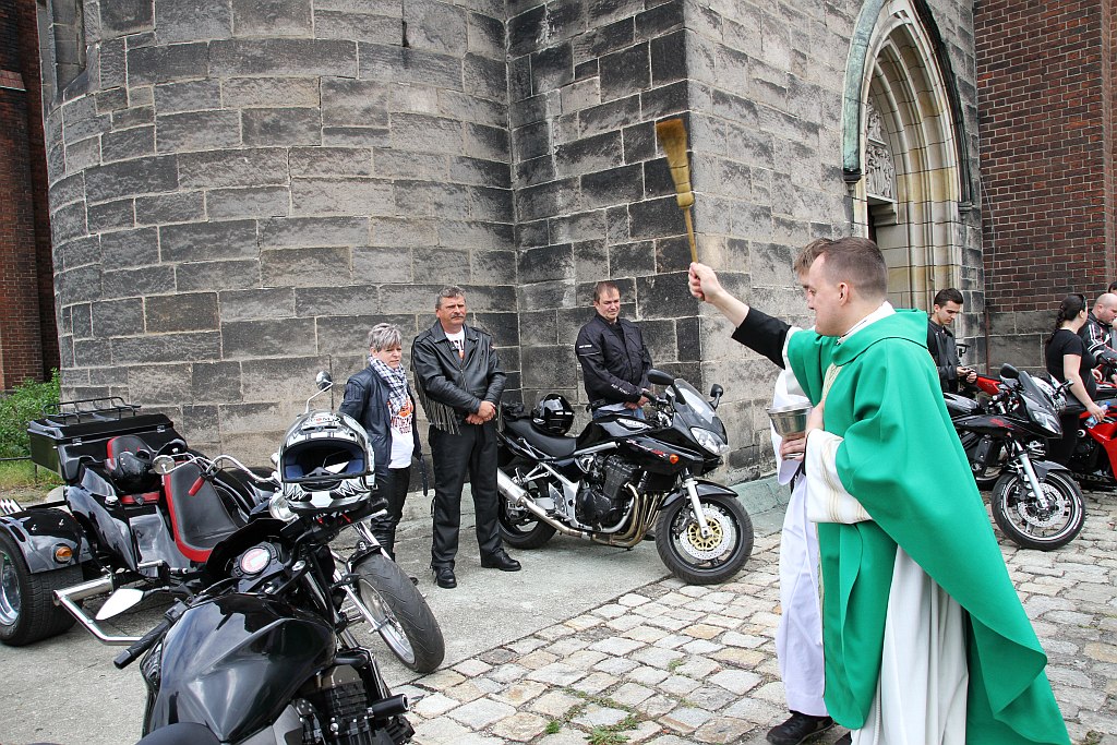 Poświęcili swoje motocykle przed rozpoczęciem sezonu