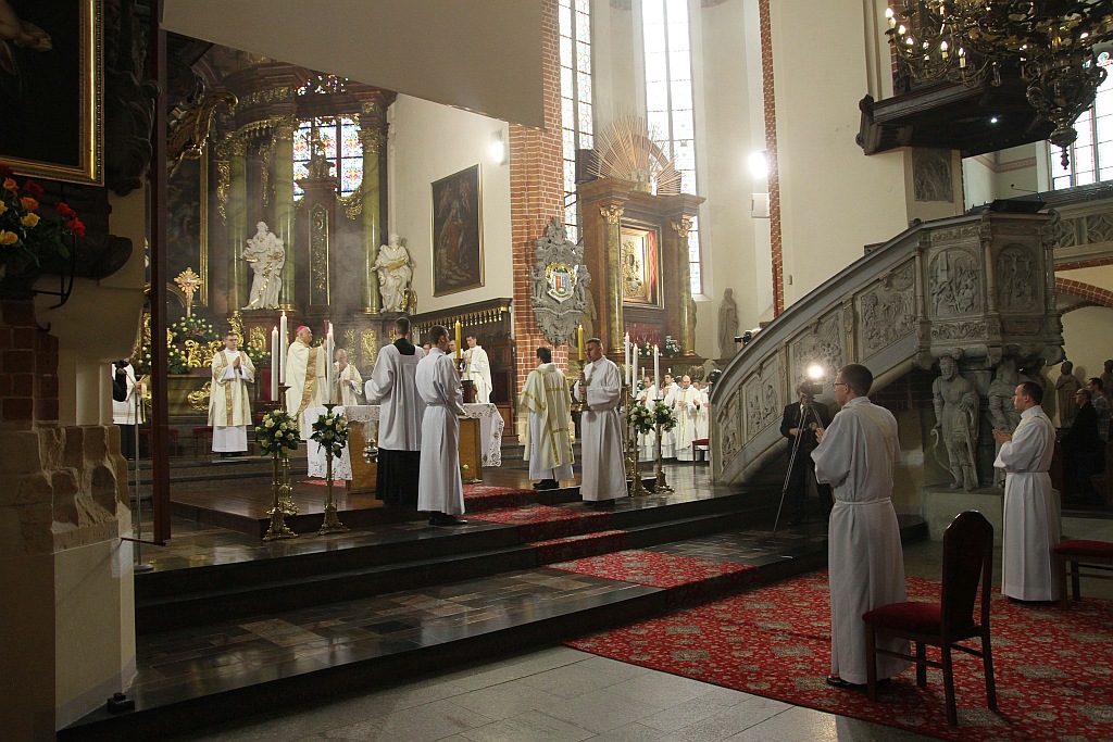 Absolwenci legnickiego seminarium duchownego zostali kapłanami