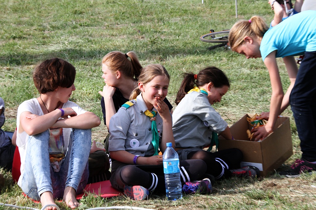 Harcerze biwakują na lotnisku na Scout Meeting Legnica 2016