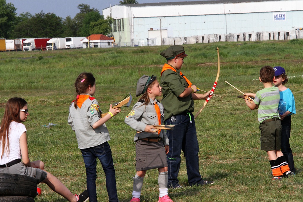 Harcerze biwakują na lotnisku na Scout Meeting Legnica 2016