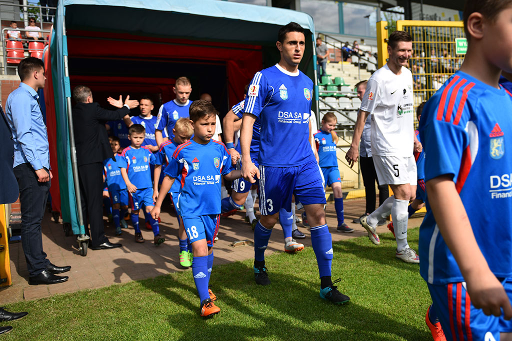 Piłkarze Miedzi Legnica nadal w gazie. Rozbili Rozwój 4:0