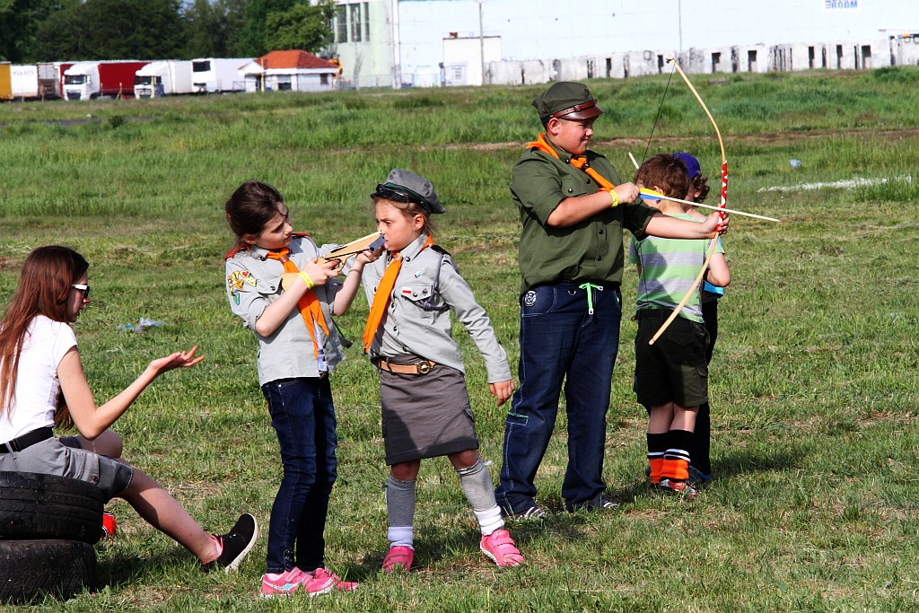 Harcerze biwakują na lotnisku na Scout Meeting Legnica 2016