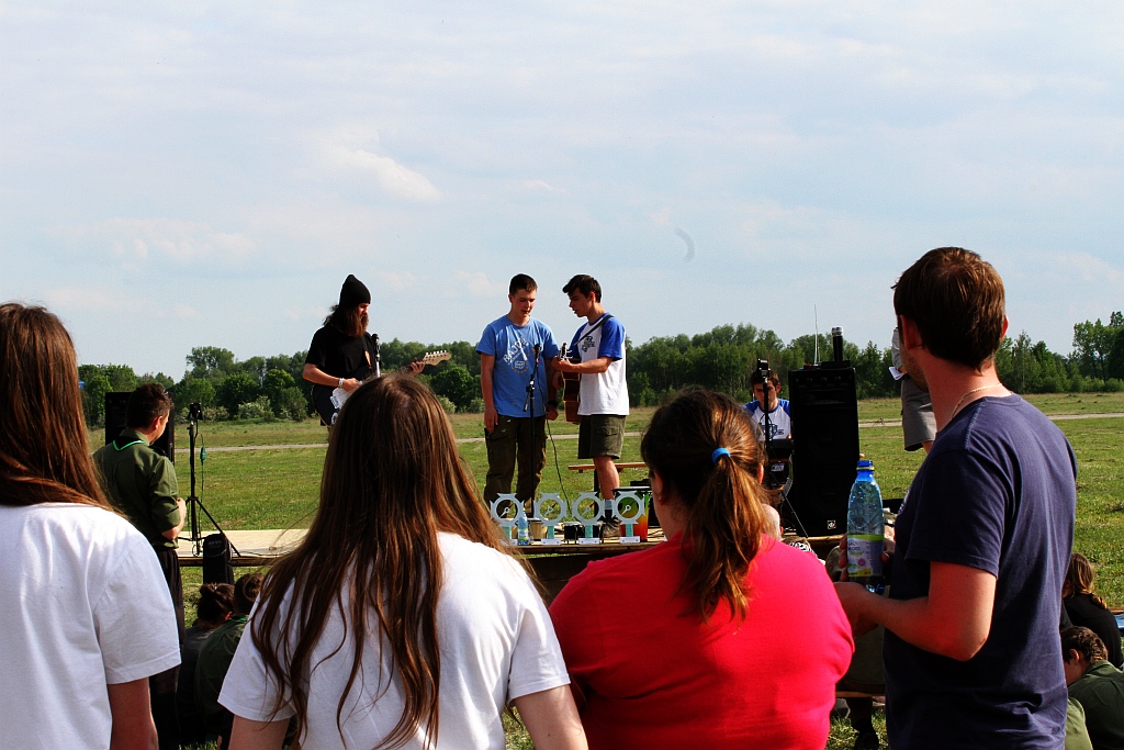 Harcerze biwakują na lotnisku na Scout Meeting Legnica 2016