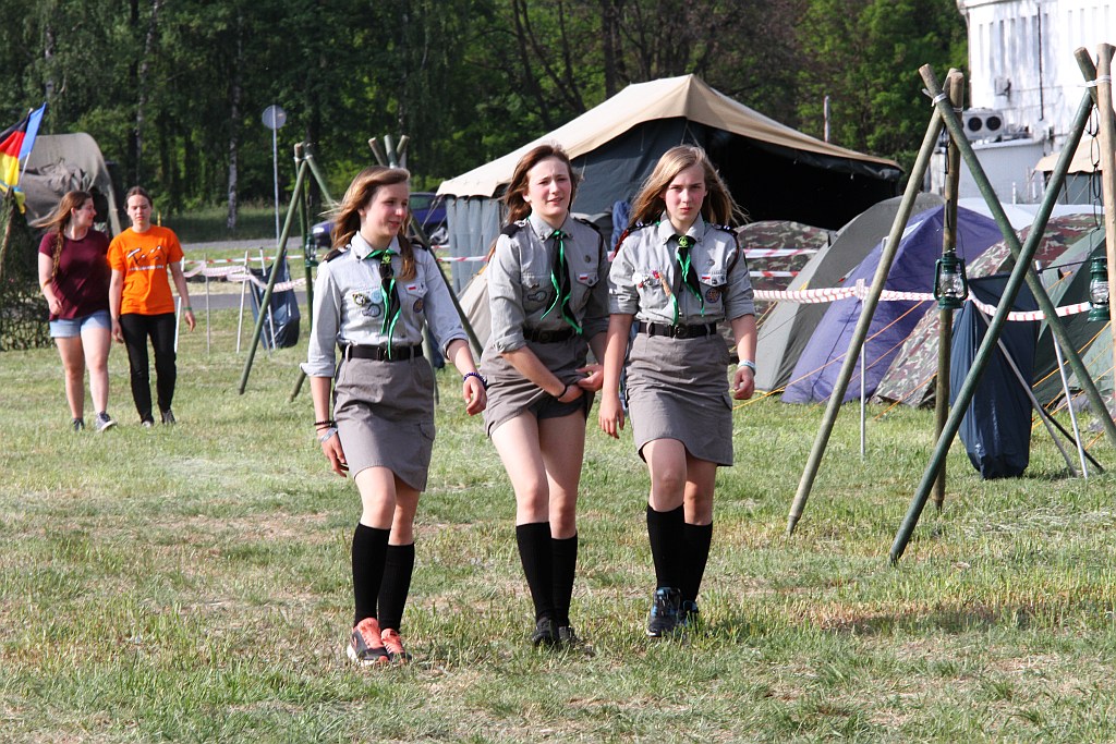 Harcerze biwakują na lotnisku na Scout Meeting Legnica 2016