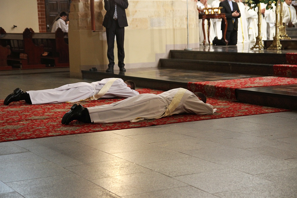 Absolwenci legnickiego seminarium duchownego zostali kapłanami