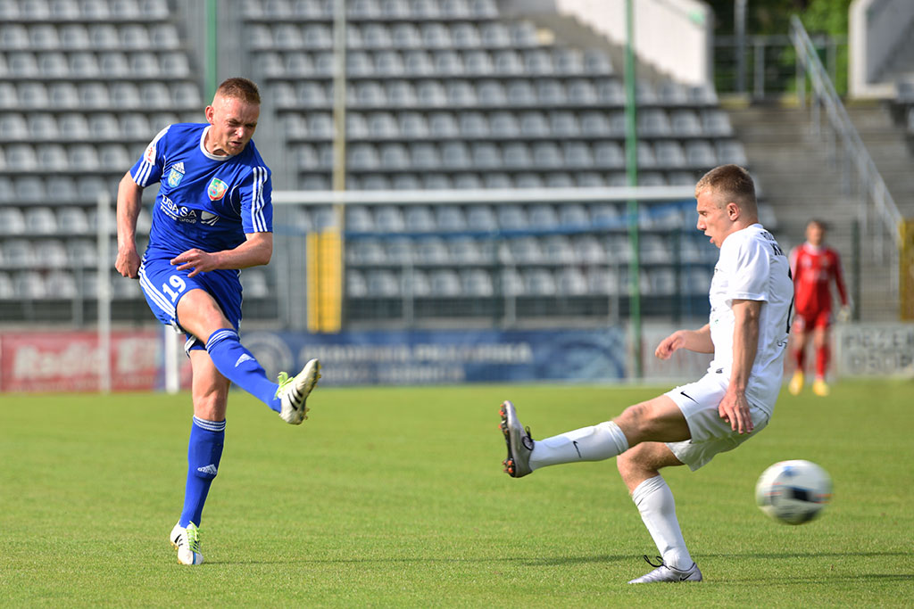 Piłkarze Miedzi Legnica nadal w gazie. Rozbili Rozwój 4:0