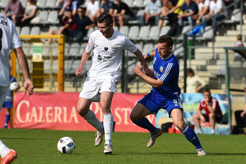 Piłkarze Miedzi Legnica nadal w gazie. Rozbili Rozwój 4:0